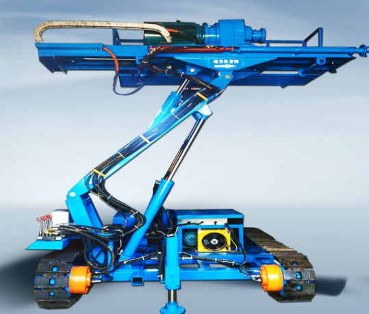 Blue Self Walking Water Well Drilling Rig , Water Well Drilling Equipment