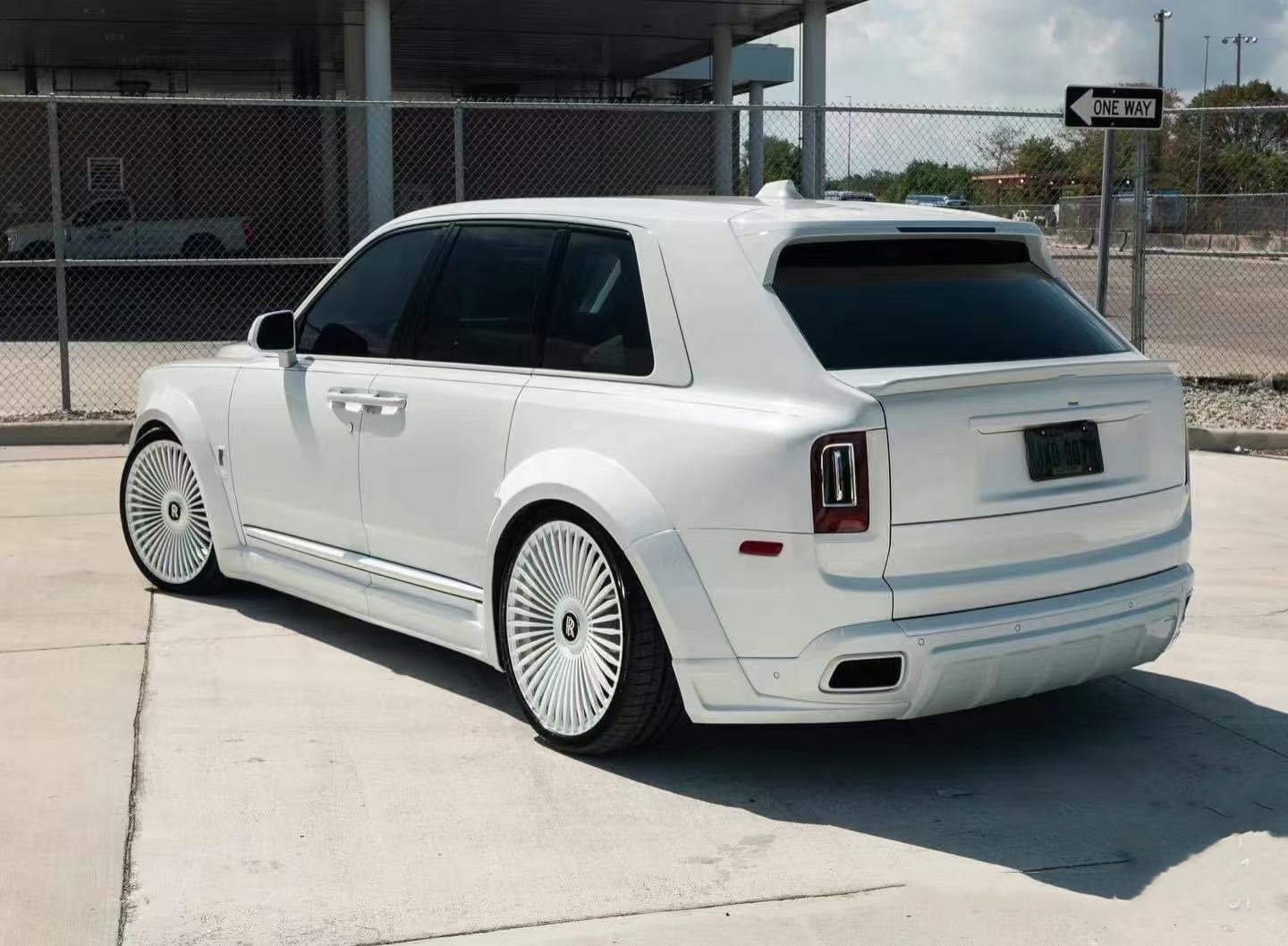Black Cullinan Rolls Royce Body Kit NT Style Front And Rear Bumper Widebody Kit