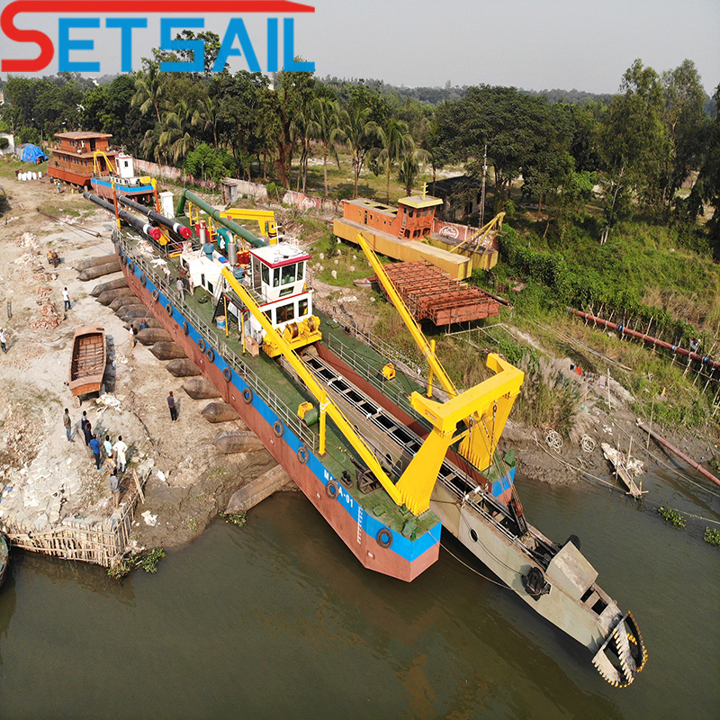 Hydraulic 26inch Cutter Suction Sand Dredger with Diesel Engine Power