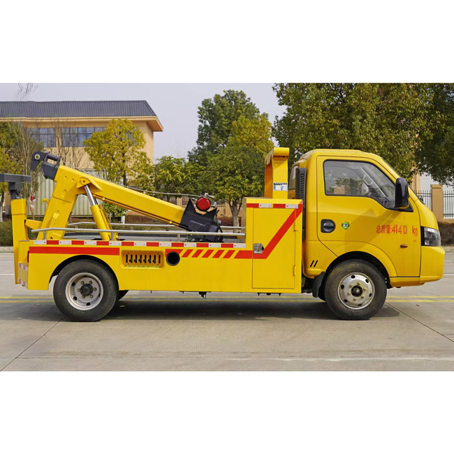 Dongfeng Wrecker Truck 3-5tons 4x2 Lightweight Dragging Towing Trucks Wrecker Truck Road-block Removal
