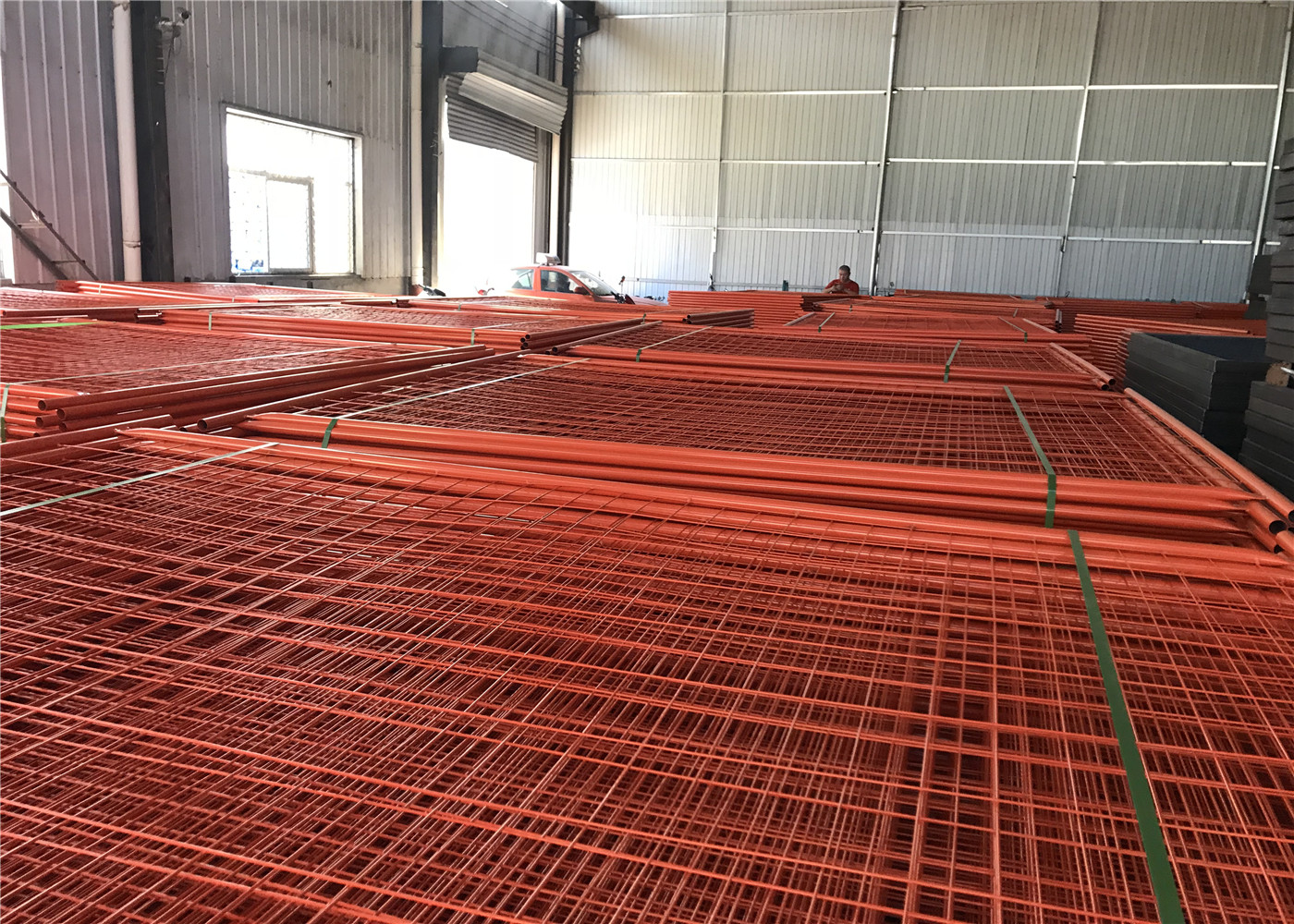 Powder Coated Temporary Construction Fencing Panels OD 32mm*1.4mm 2.1mx2.4m Mesh 60mm*150mm