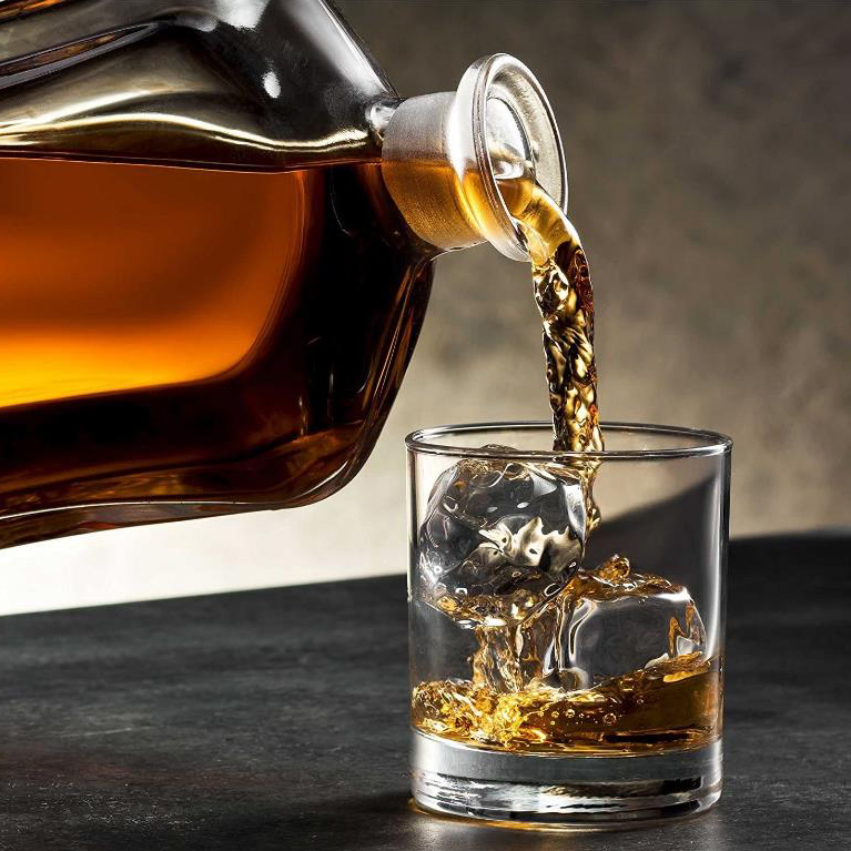 Collar Material Glass Square Bottle for Beverage Vodka Whisky Rum Tequila 23.75 oz