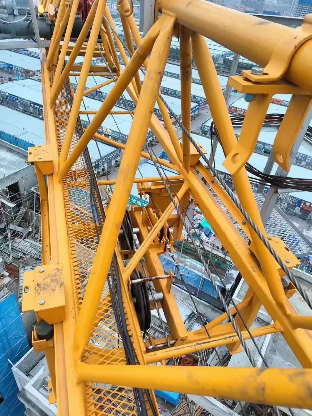 The Sale of 17 - Year - Old Botan to 21 - Year Tower Crane Has Worked Well