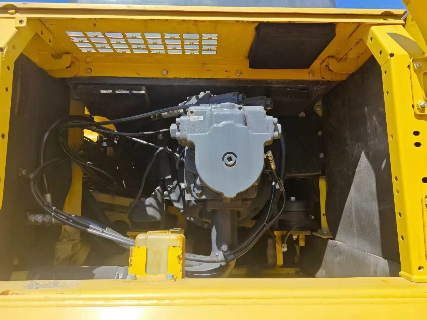 Crawler excavator Komatsu PC450, original 45 ton Komatsu excavator