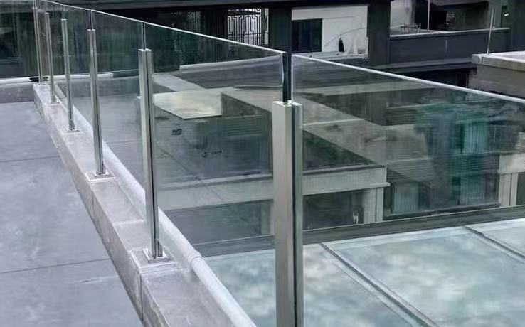 Hollow Curved Dark Gray 1.52" PVB Float Glass Mirror Clear Tinted Sheets