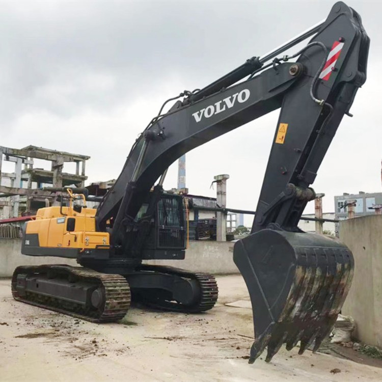 Less Hour 2018 Volvo 480 Excavator with 2.1 m3 Bucket Capacity in Good Condition