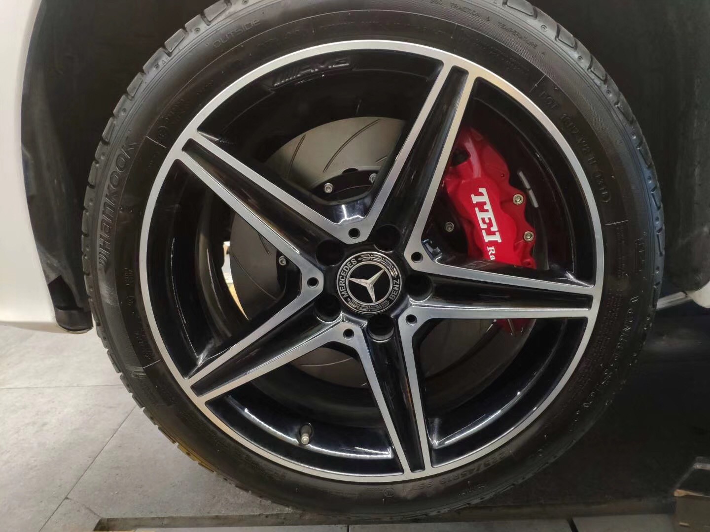 Aluminum Alloy Mercedes Benz Big Brake Kit Abrasion Resistant With 2 Calipers
