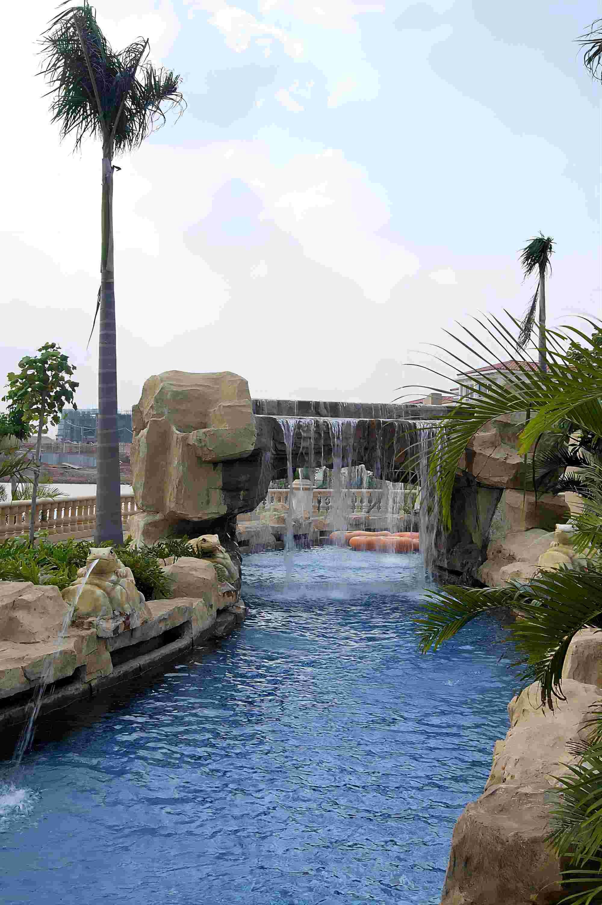 Giant Lazy River Swimming Pool Commercial Lazy River Equipment For Family