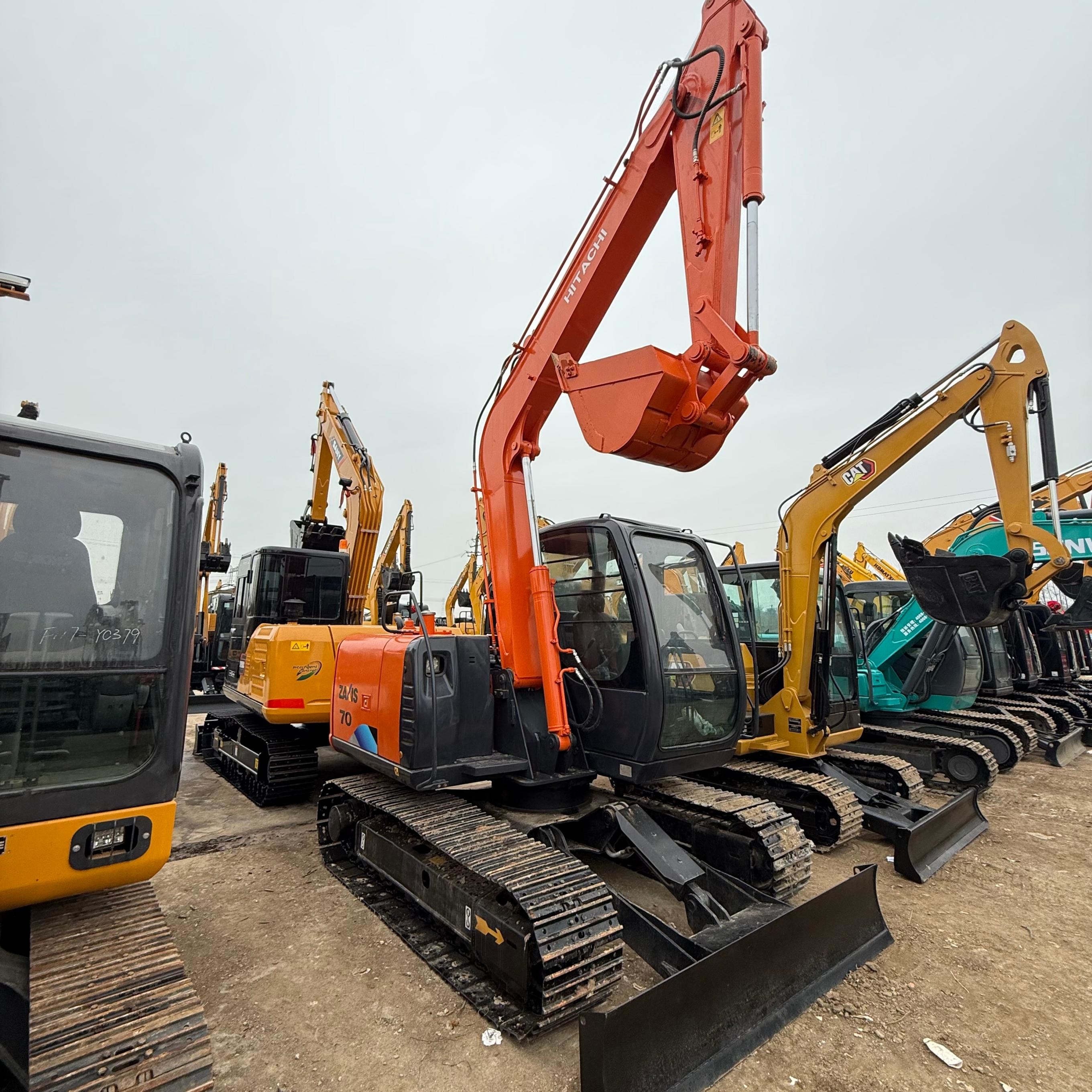 Original Brand Used Hitachi ZX70 Hydraulic Excavators 7 Ton Crawler Digger For Road Constrution