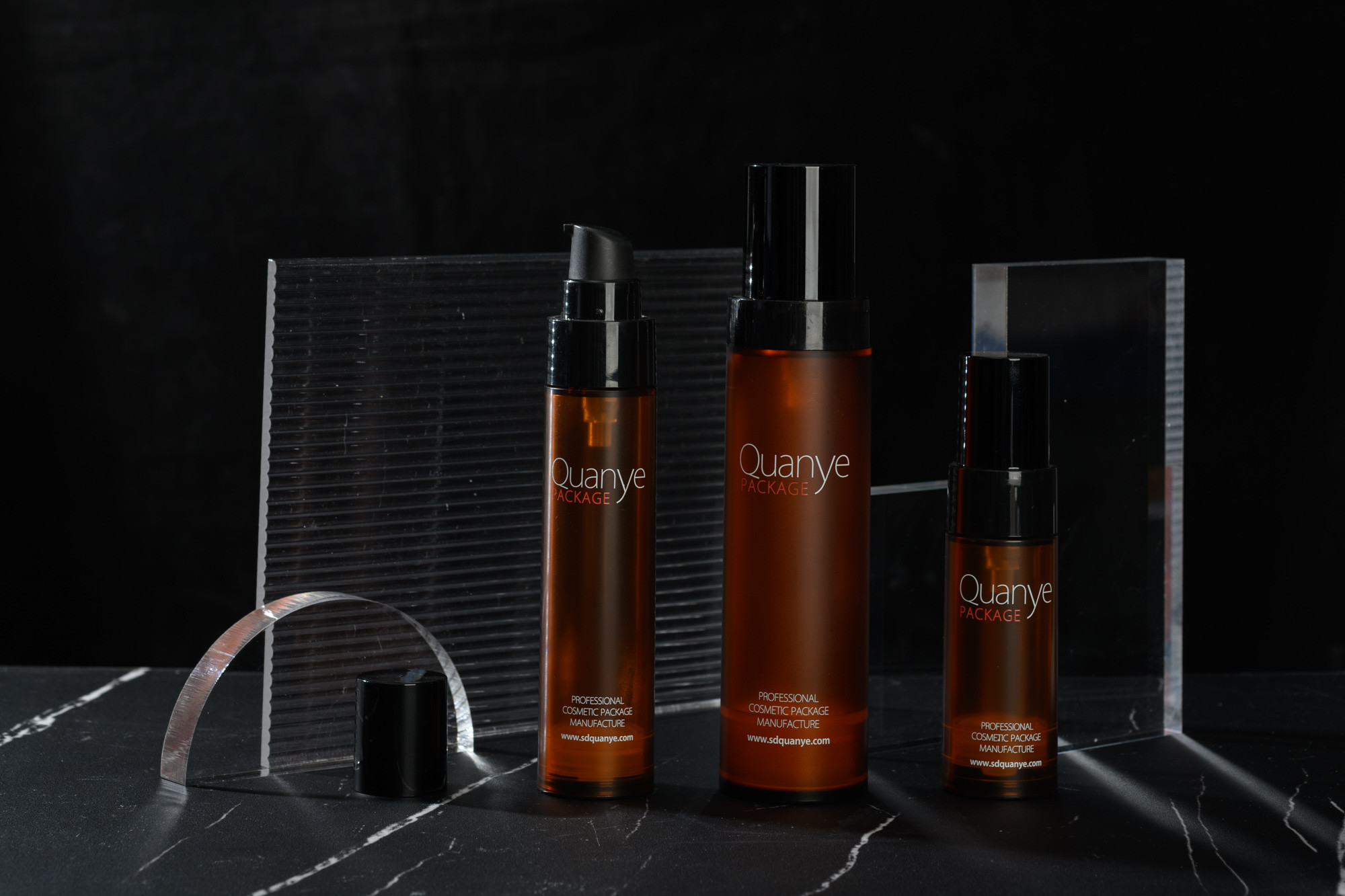 Cylindrical Amber Matted Airless Cosmetic Bottles 60ml 100ml 120ml For Eye Serum