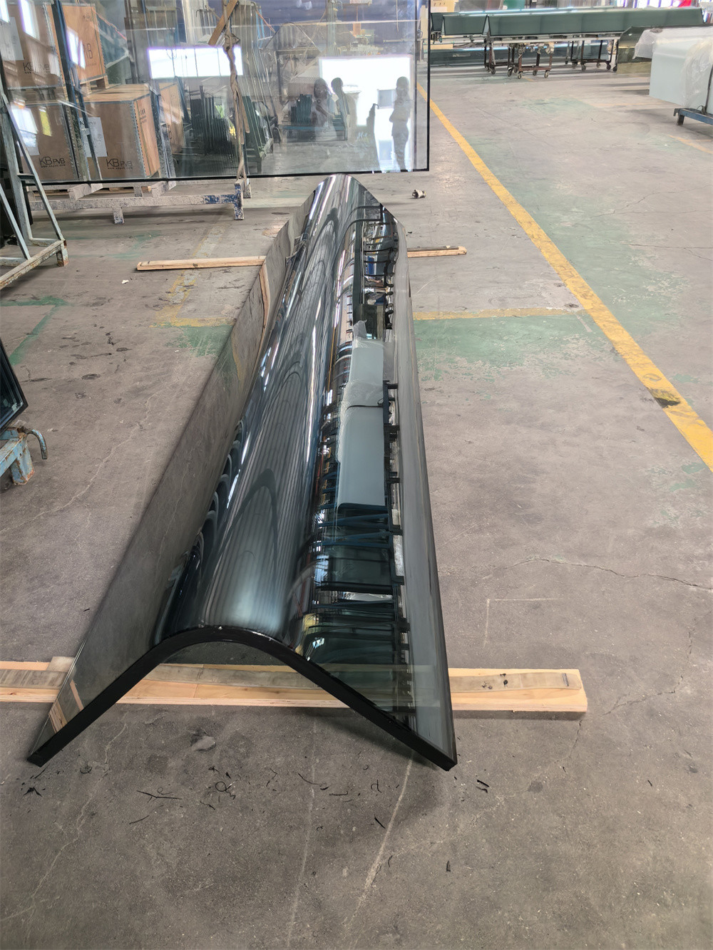 Small Radius Curved Glass Hot Bent Laminted Insulated Sun Film Coated Glass High-Difficulty Glass Columns