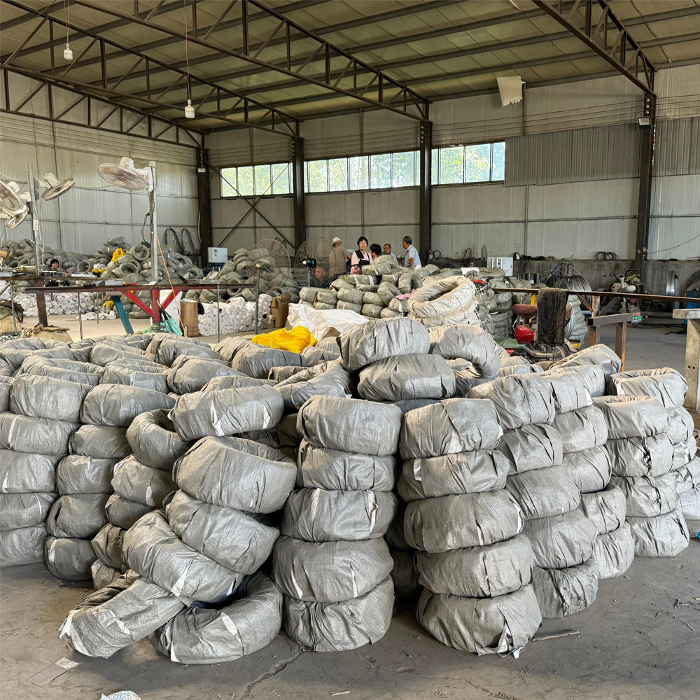 Hot Dip Galvanized razor wire cbt60 Standard Export Packaging