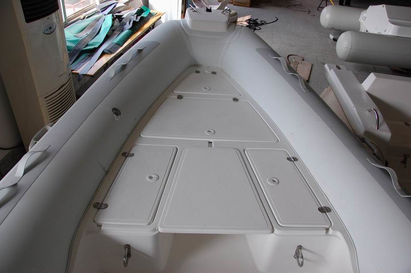 20 Ft PVC Rigid Inflatable Boat 590KGS , Handmade Inflatable Hard Bottom Boat