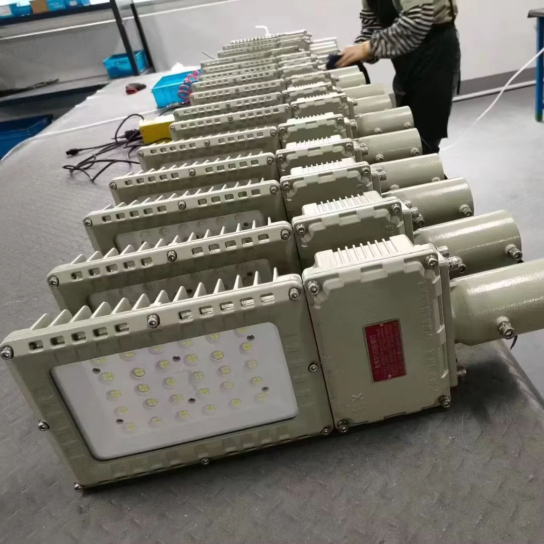  Pharmaceutical Industries Spark-proof Light Projector with Spark-proof Design and CCT Ra ≥80 Manufactures