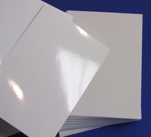 Customized Logo OEM ODM Recycled Paper Gift Bags With Twisted Handle