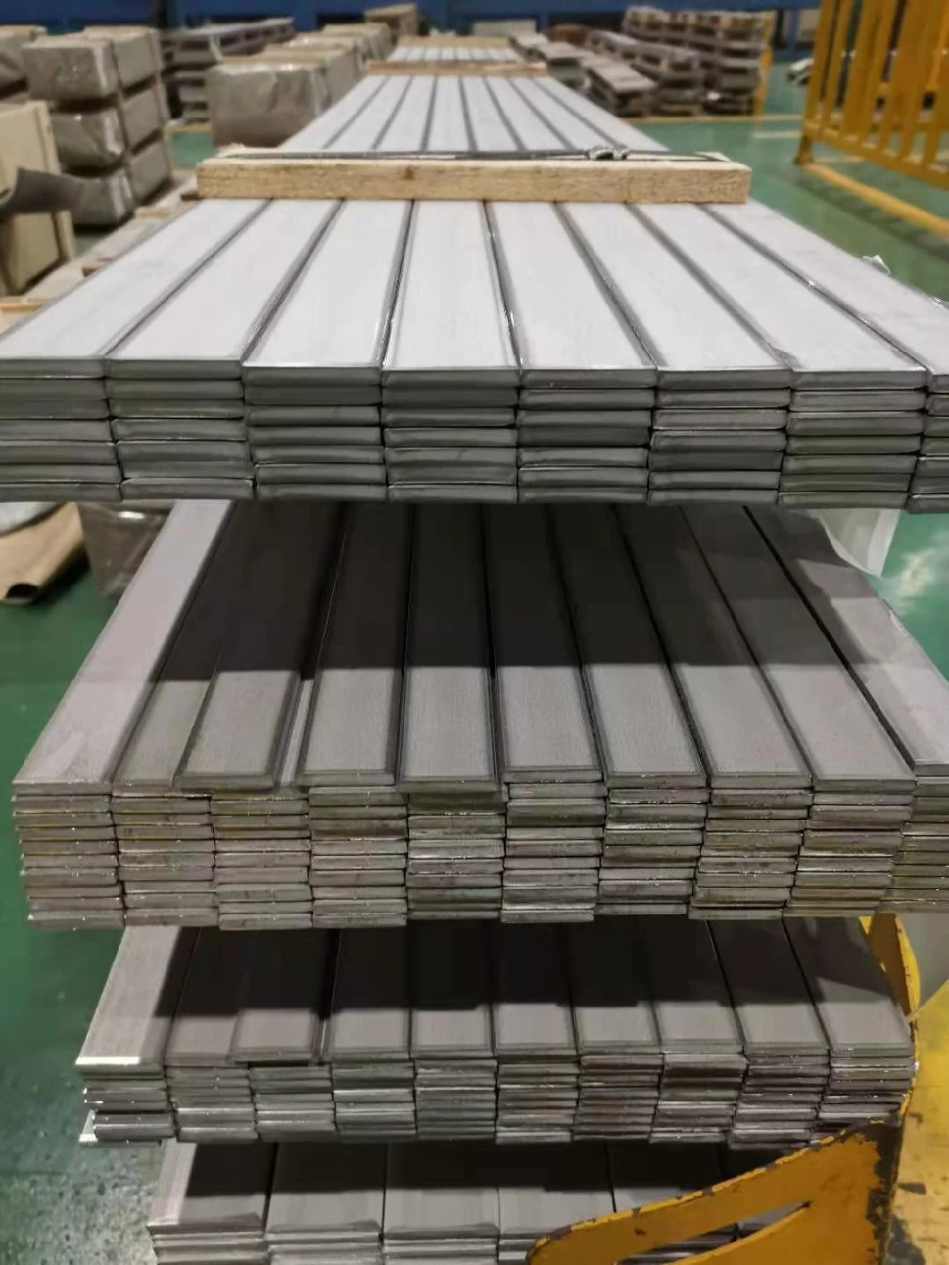 4*4mm 6*6mm 304 Stainless Steel Flat Bars Hot Rolled 2B AISI ASTM