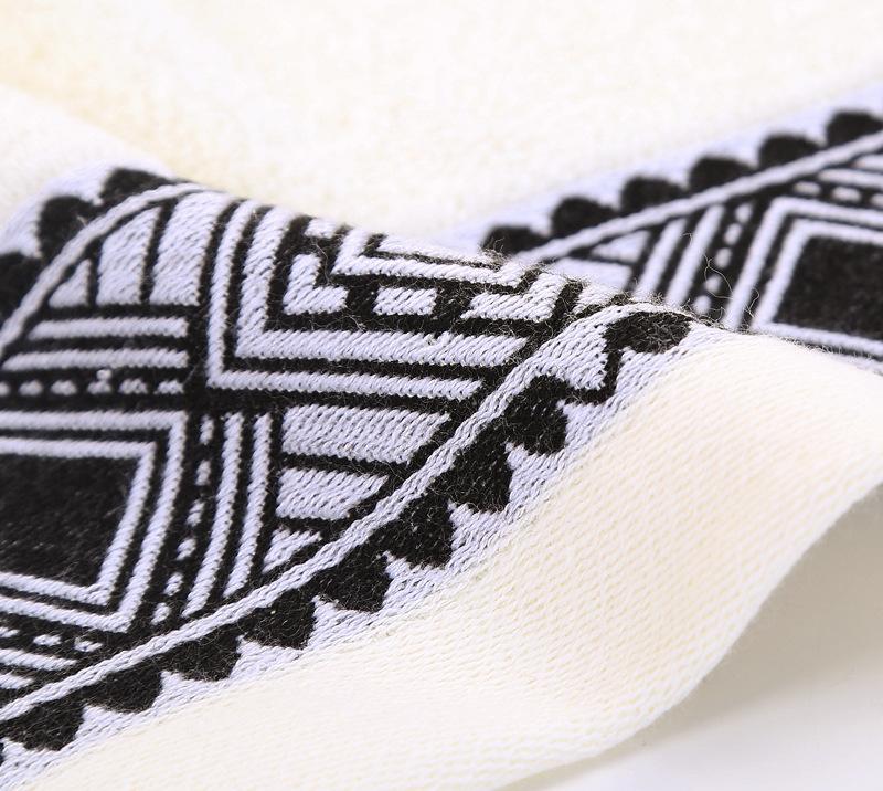 Plain Dyed Jacquard Pattern High Set Bath Towel Made of 100% Pure Cotton Material