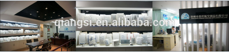 White coton disposable airline hot towel