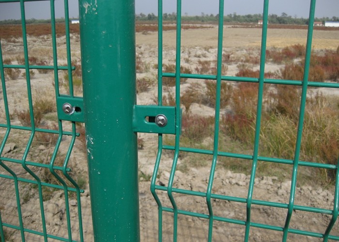 Square Chicken 5.00mm Pvc Coated Welded Wire Fencing