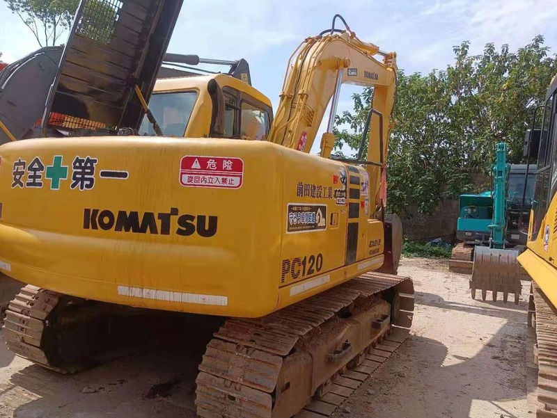 Fully Inspected Yellow Komatsu PC70-8 Excavator 20T Operating Weight Customizable Features