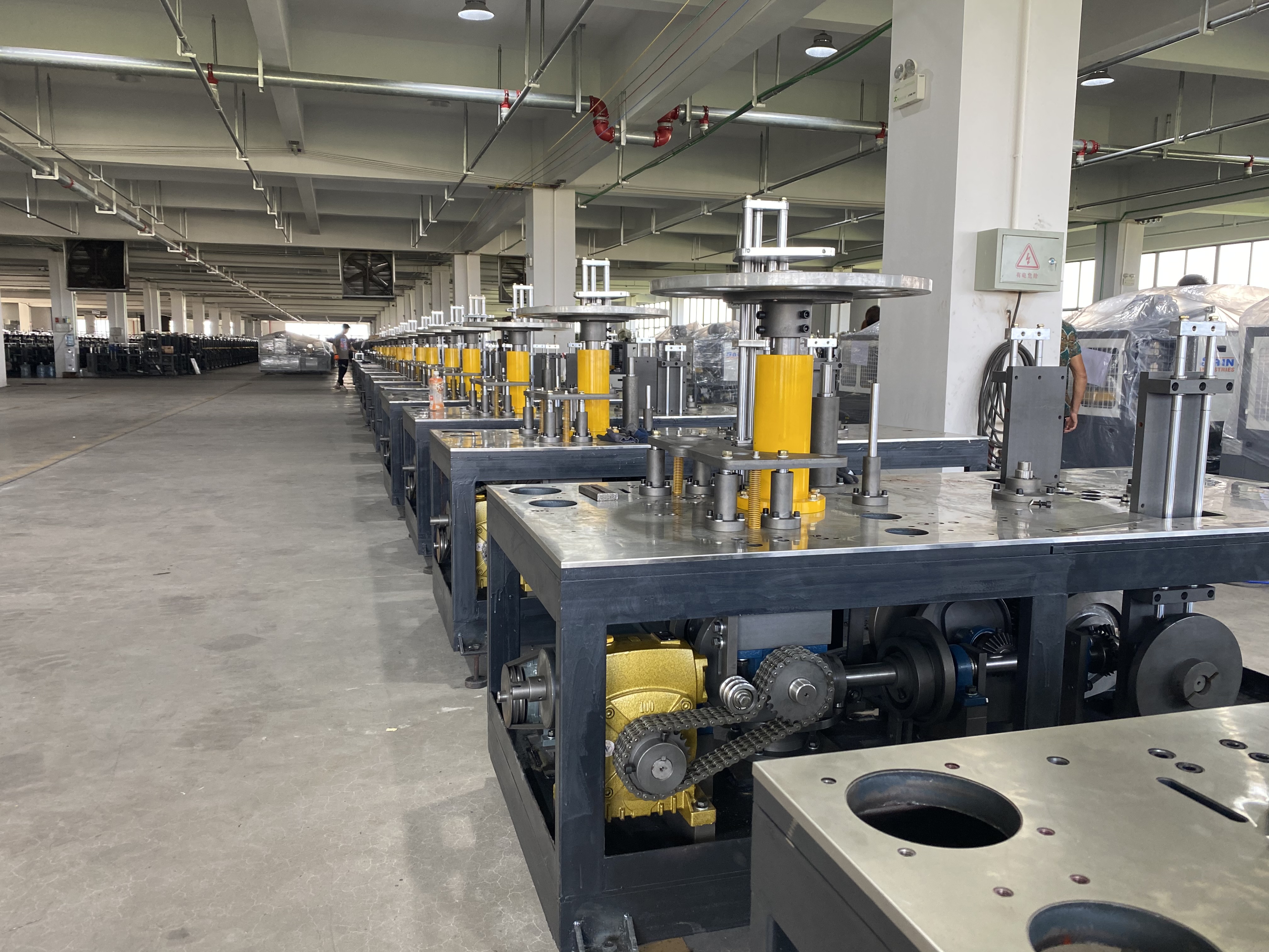 manual easy operating low cost high precision flat die cutting and creasing machine for paperboard