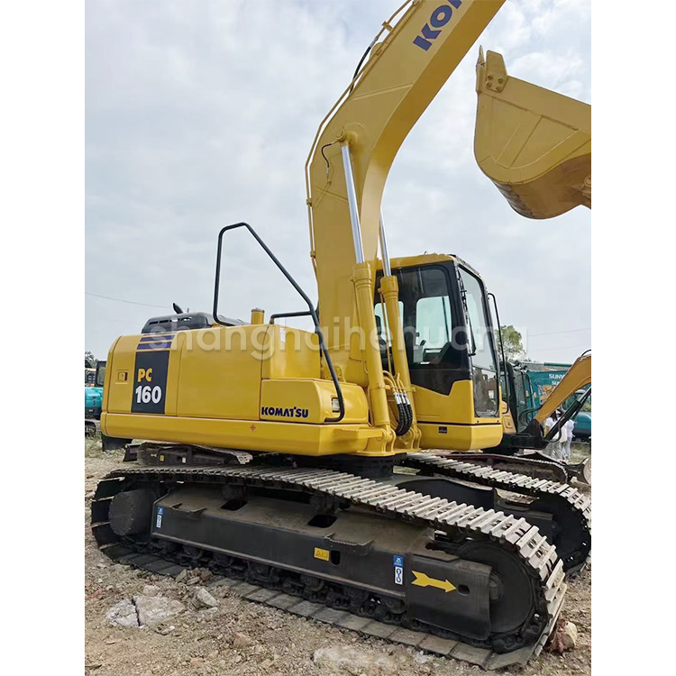 0.65m3 Second Hand Komatsu 160 Excavator With Cummins Engine And Original Color