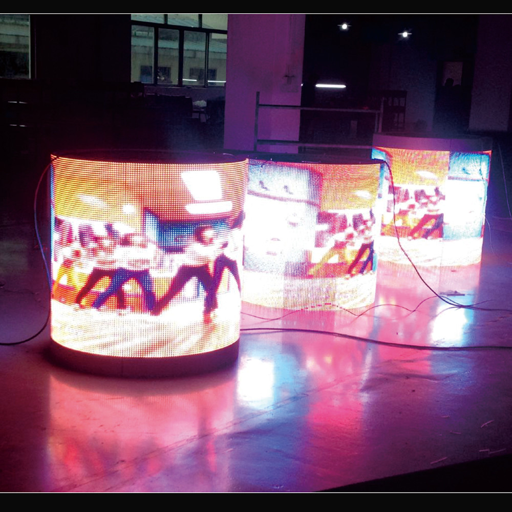 Waterproofing Full Color SMD1921 Cylindrical LED Display High Resolution