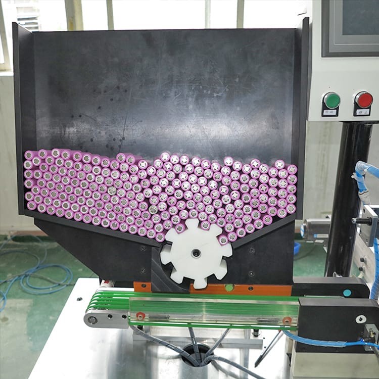 PVC Sticker Mobile Battery Making Machine , 21700 Battery Labeling Machine 0.8Mpa