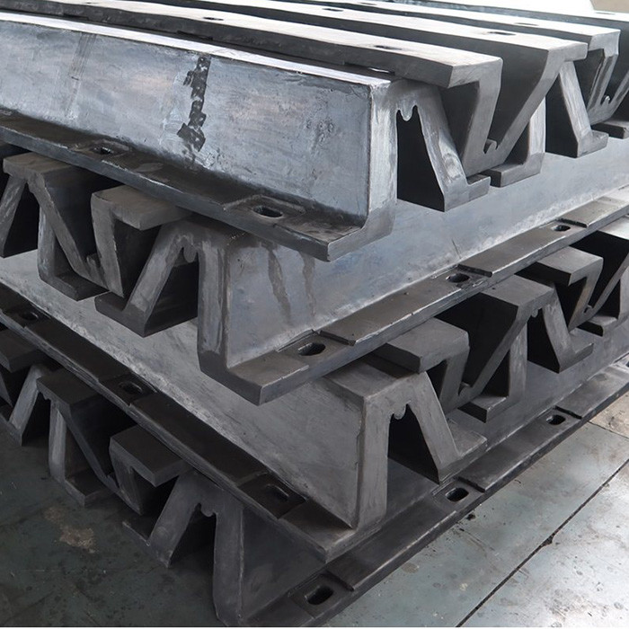 Customized V Fender Type For Marine RoRo And Roll On Roll Off Terminals