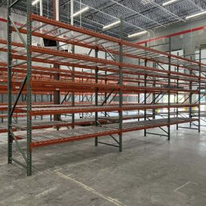  Teardrop Pallet Racking System for Warehouse Storage Manufactures