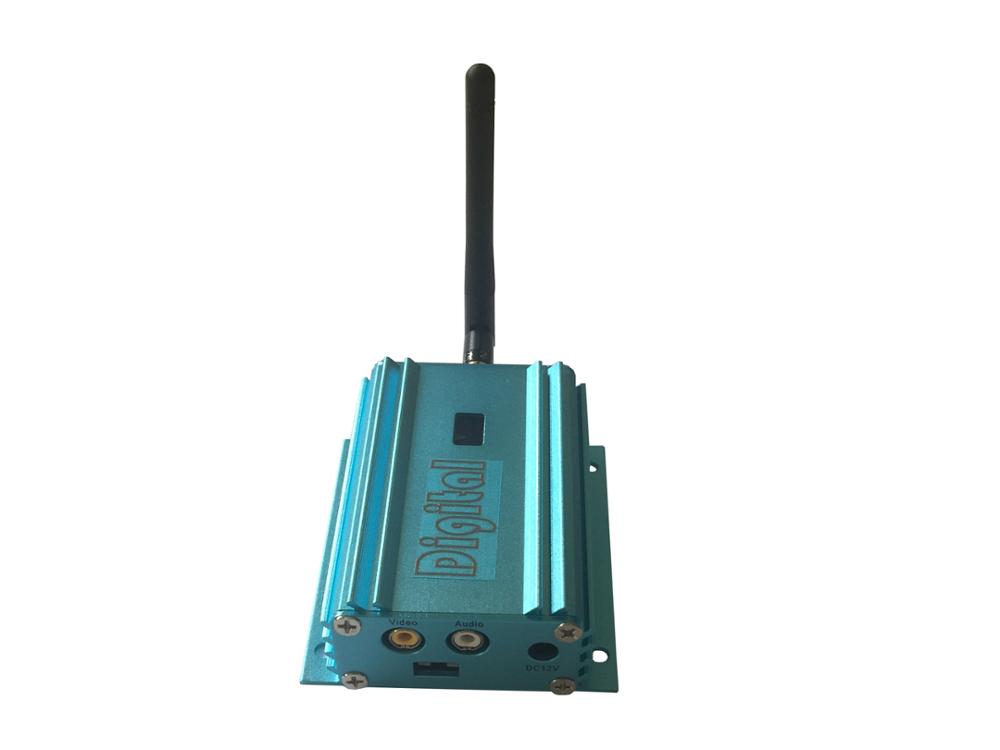 Long Distance Wireless Video Audio Transmitter 12 Channels UHF 2000mW Output for Analogue Security 2.4Ghz Analog