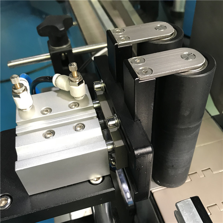 Semi Automatic Bottle Sticker Labeling Machine 380V 50/60HZ 76mm Label diameter