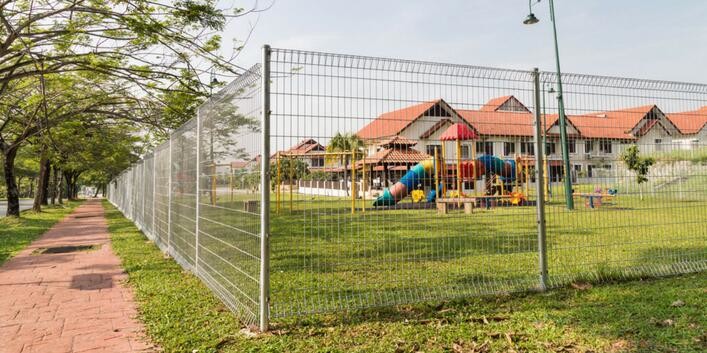 Roll Top 4mm BRC Welded Wire Mesh Fence Square Post