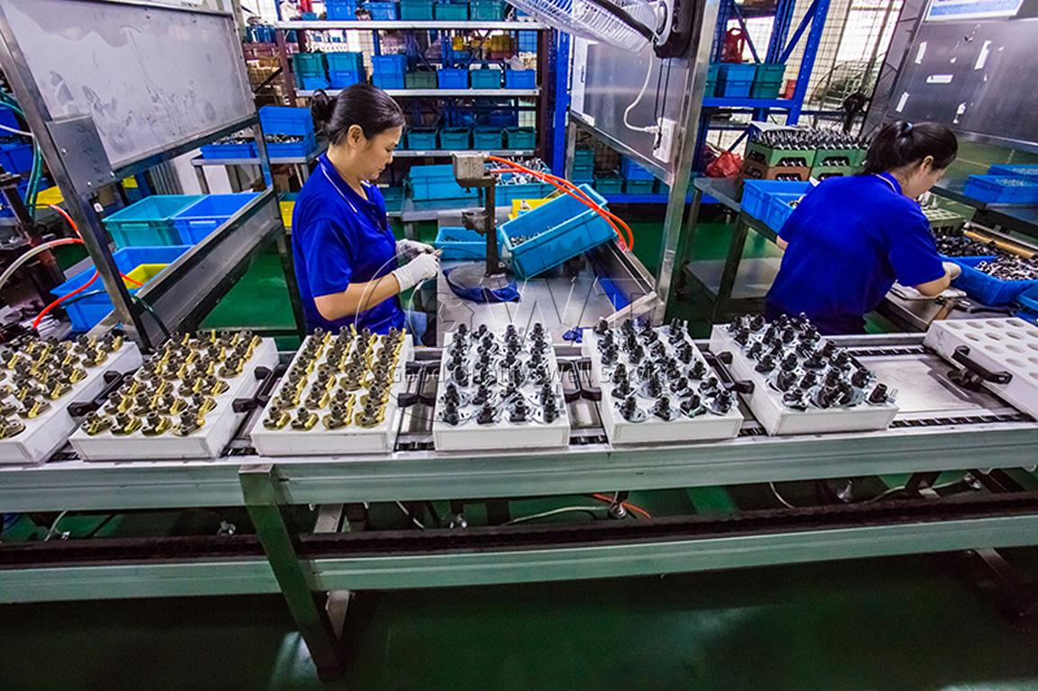 0445110768 BOSCH Diesel Fuel Injectors Nozzle For Weichai Yuchai Bus