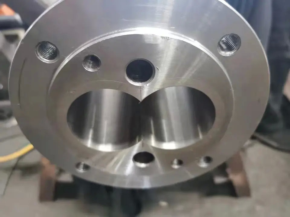 65 / 132 80 / 156 92 / 188 Conical Twin Screw Barrel Bimetallic Or Nitrided Treatment