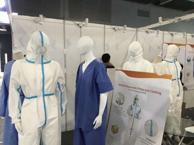 S&J Disposable isolation/lab/patient gown/coat pp/pp+pe/sms