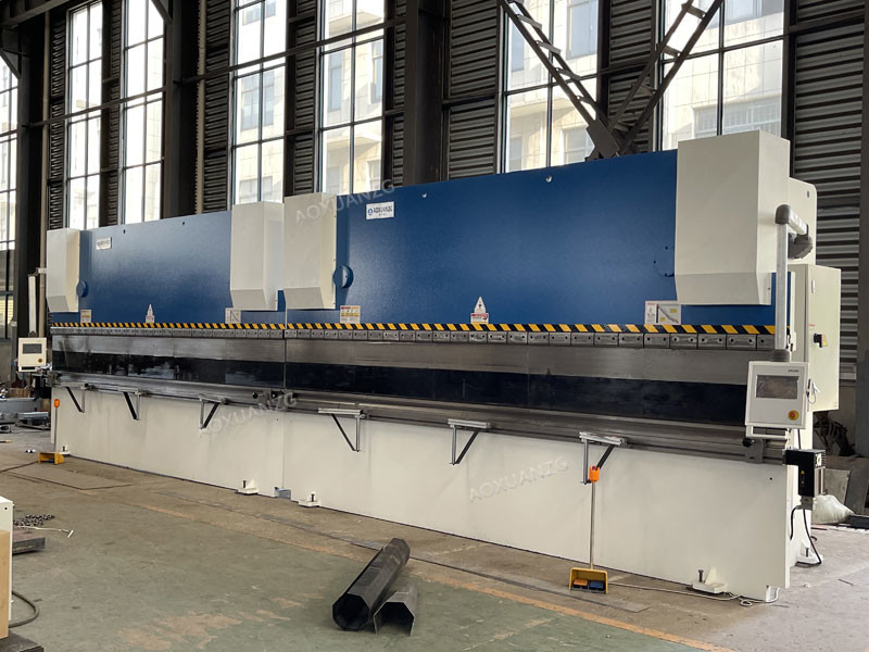 Double Linkage Press Brake Bending Machine For Light Pole 320T 10000MM