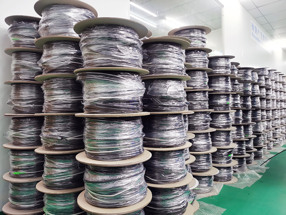 SC APC Waterproof FTTH Solution Reinforced With Optitap H Connector