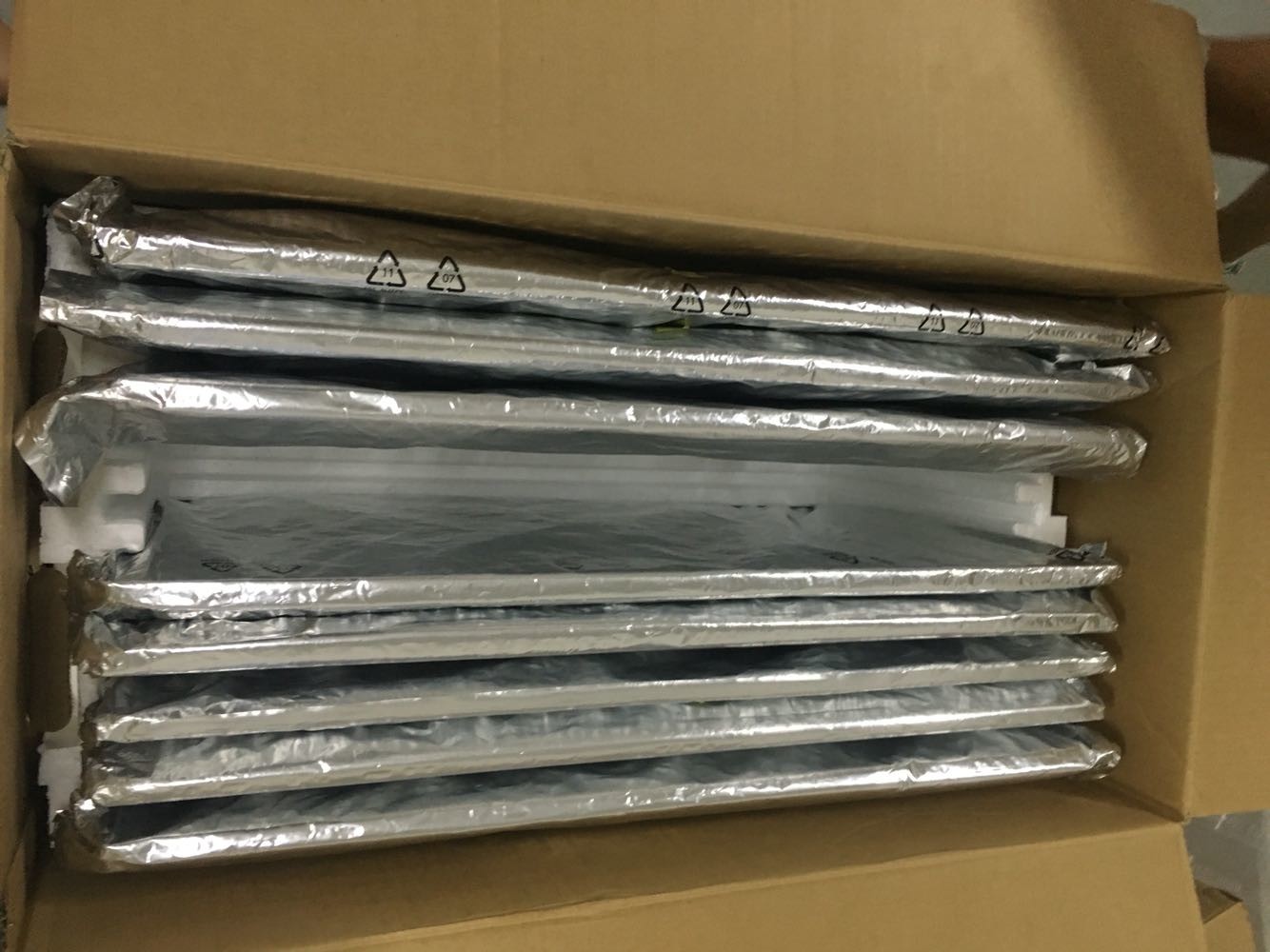 AA190EB02 Mitsubishi 19INCH 1280×1024 RGB 500CD/M2 WLED LVDS Operating Temp.: -20 ~ 70 °C INDUSTRIAL LCD DISPLAY