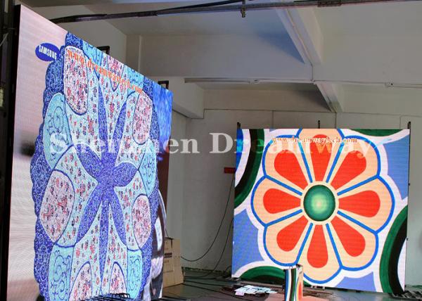 Iron Cabinet Indoor Full Color LED Display Advertising 5mm Pixels SMD2121 Black