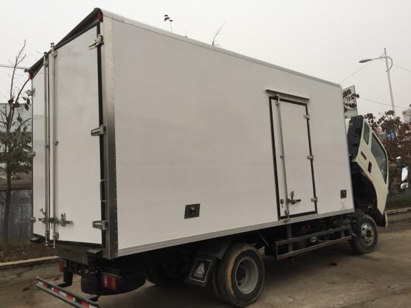 CCC / BV Refrigerated FRP Sandwich Panels Box Truck 95 hp Euro IV for meat and
