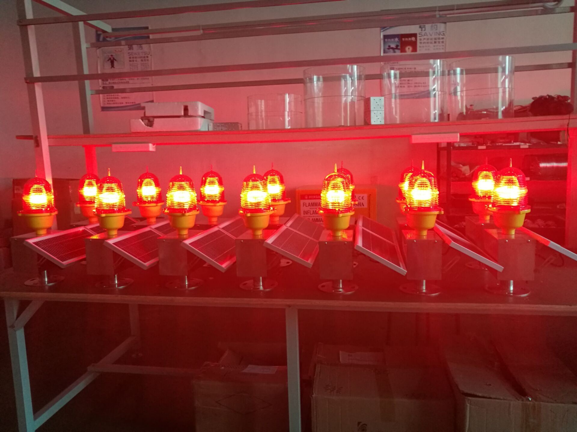 Low Intensity LED Solar Aviation Obstruction Light For Wind Turbine / High Chimney