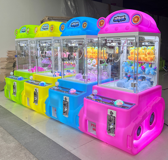 High Quality Children Game Machine Gift Claw Machine Mini Claw Machine Toy For Kids