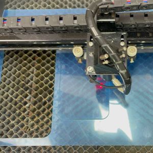  Mobile Screen Protector Laser Cutting Machine Tempered Sticker Die Cutter 9h 3d Daqin Mobile Protector Manufactures