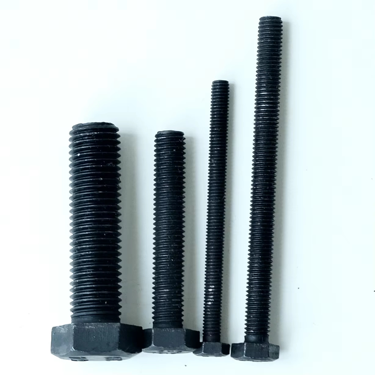 Black Quenched External Hexagonal Full Thread Bolts M8-M24 with GB Standard 8.8 Grade