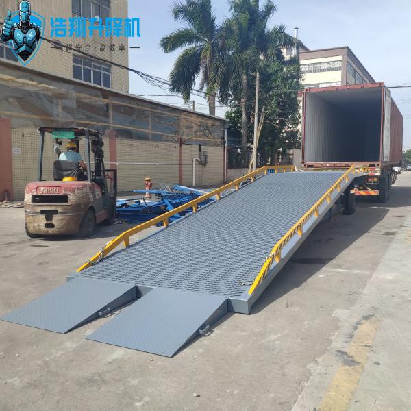 Quality Grey Loading And Unloading Goods Hydraulic Dock Ramp Efficient for sale