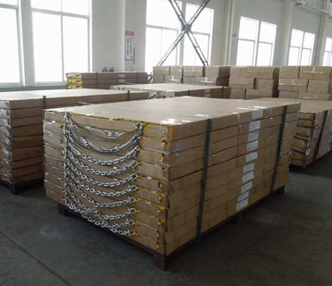 Hydraulic Scissor Lift Container Ramp for Forklift Loading 6500Kgs Capacity and Multi-functional Design