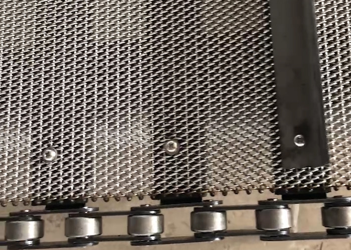 Low Temperature Resistant Frozen Seafood Wire Conveyor Belt