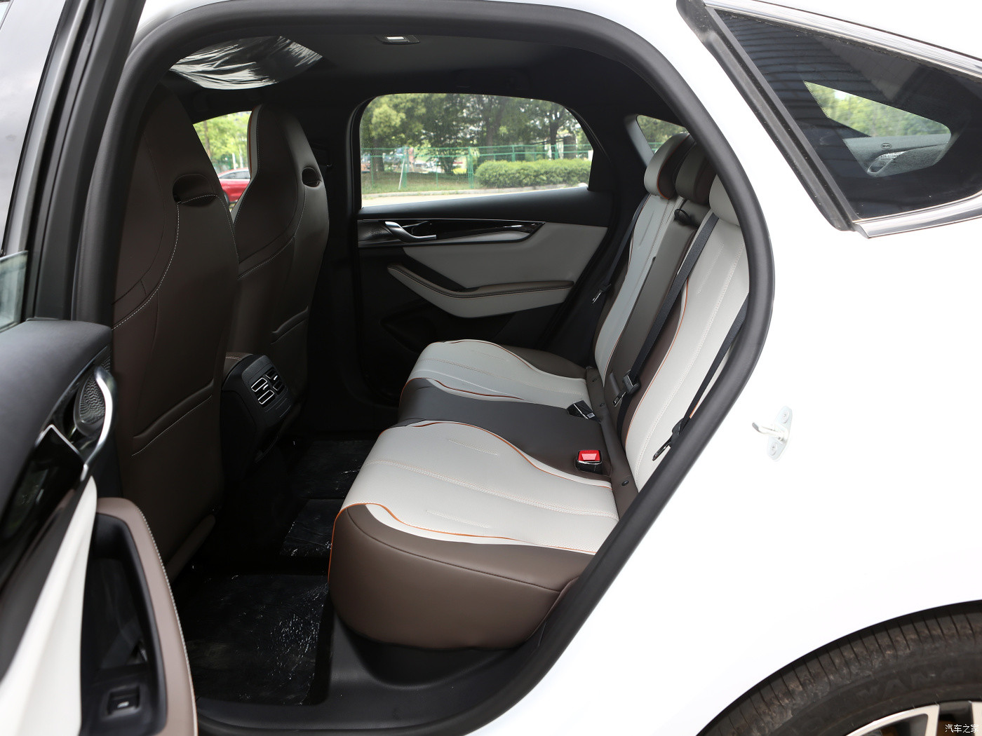 New Energy-Use Vehicles BYD Qin Plus EV Model 510km Plug-In Hybrid