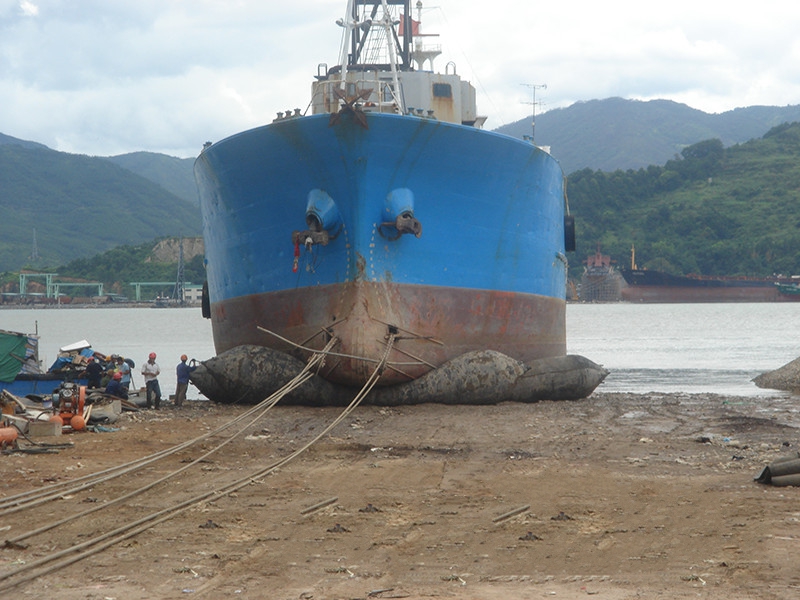 ISO14409 Standard Marine Rubber Airbag For Ship Launching And Landing